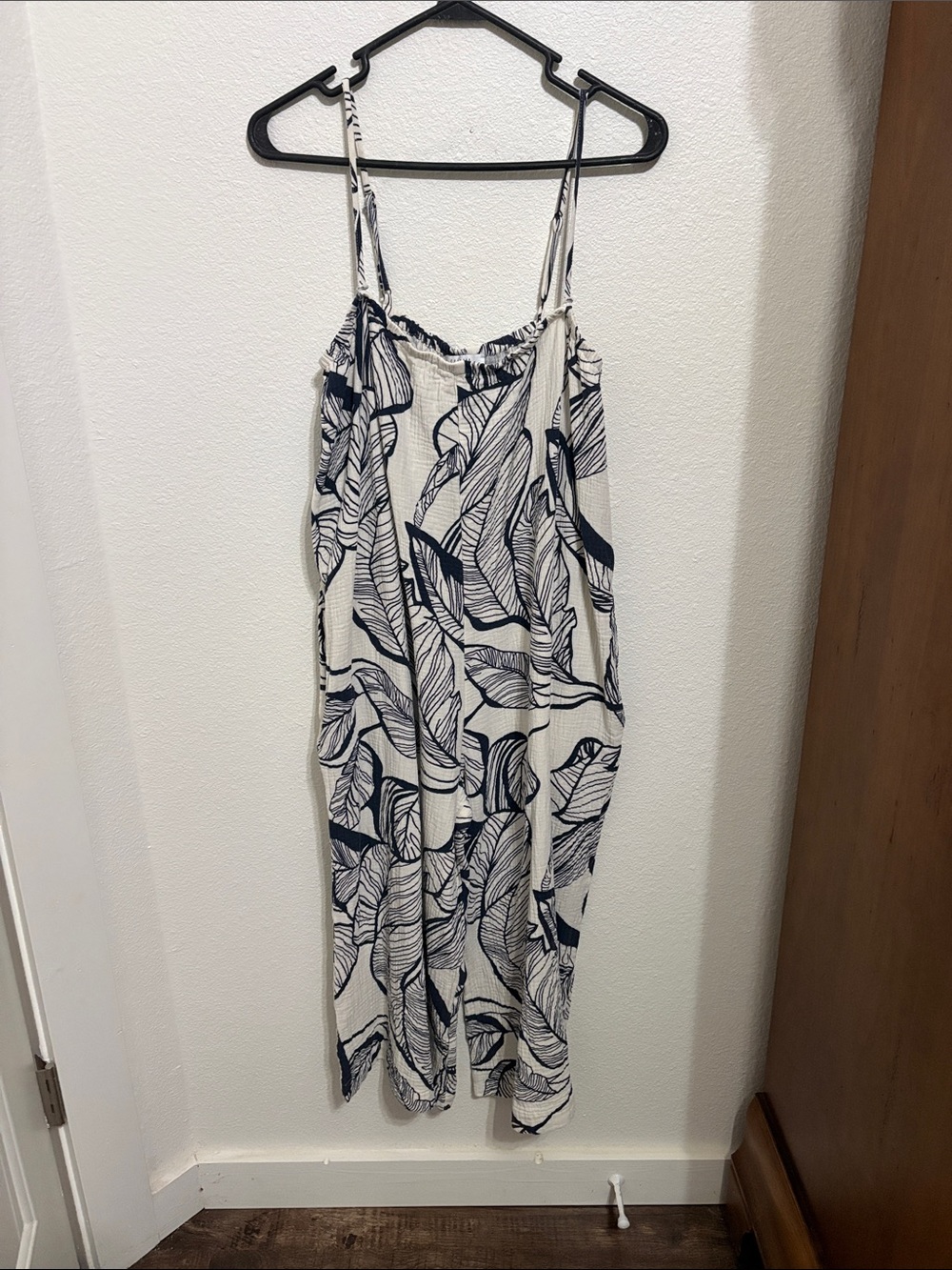fun 2 fun White and Navy Leaf Print Wide Leg Jumpsuit